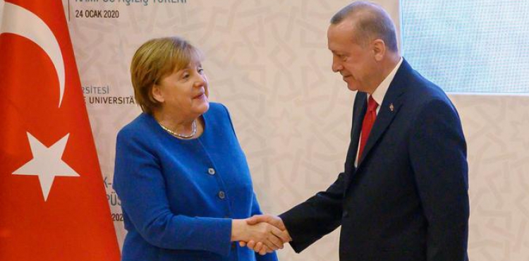 Merkel’den İstanbul’da bilimsel özgürlük çağrısı