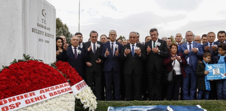 Bülent Ecevit, ölümünün 13’üncü yılında mezarı başında anıldı