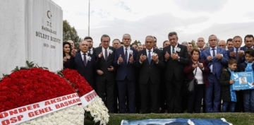 Bülent Ecevit, ölümünün 13’üncü yılında mezarı başında anıldı