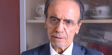 Prof. Dr. Mehmet Ceyhan canlı yayında rahatsızlandı