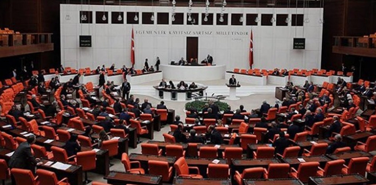 Meclis'te ilk: HDP önergesine kabul oyu