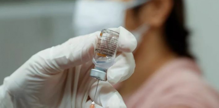 Kovid-19 aşısı yaptıran sağlık çalışanı sayısı 800 bini geçti