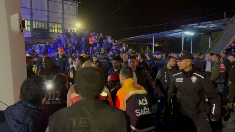 Bartın Amasra'da bir maden ocağında patlama meydana geldi. İçişleri Bakanı Soylu, patlamada 14 kişinin hayatını kaybettiğini duyurdu.
