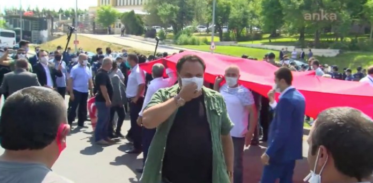 Polis, 15 Temmuz gazilerini yürütmedi
