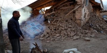 Elazığ depreminde bir köy tamamen yıkıldı