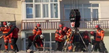 Depremde yaşamını yitirenlerin sayısı 35’e yükseldi