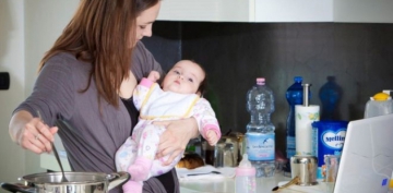 Karantinada iş yükünü 'kadınlar üstlendi'