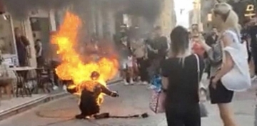 Galata'da kendini ateşe veren genç hayatını kaybetti