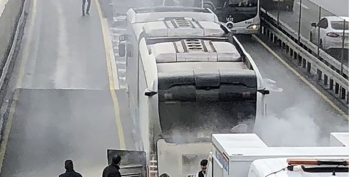 Çağlayan'da metrobüste yangın çıktı