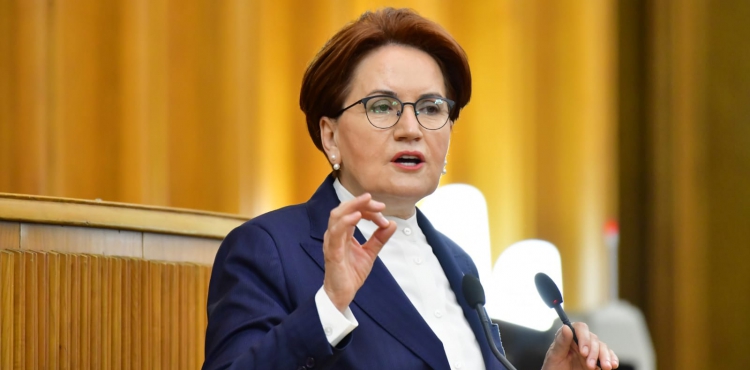 Akşener: Bu işler ekrana çıkıp saçmalamakla olmaz