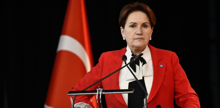 Meral Akşener'den Mansur Yavaş'a destek