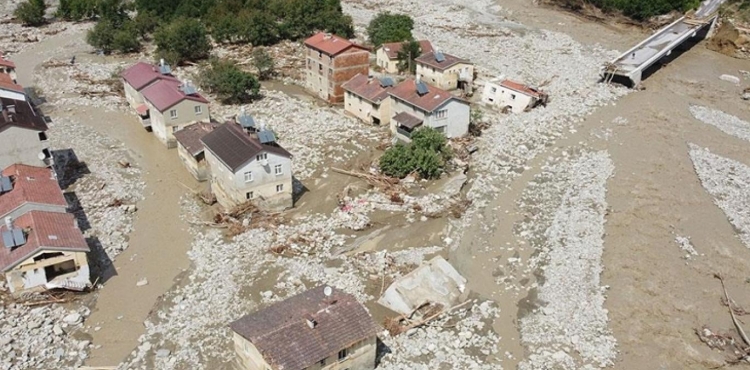 Türkiye'nin doğal afet riski düşük seviyeden orta seviye yükseldi