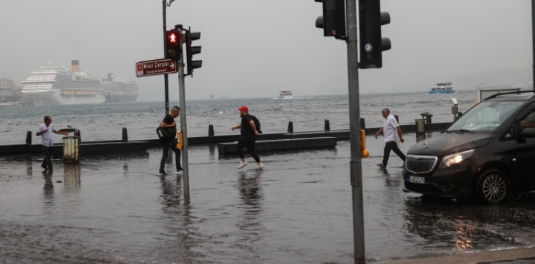 AFAD’dan İstanbullulara kuvvetli yağış uyarısı