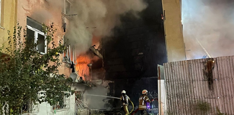 Kadıköy’de patlama! 3 kişi hayatını kaybetti