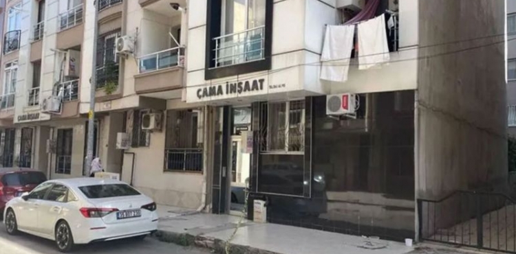 Depremde balkondan atlayan genç hayatını kaybetti